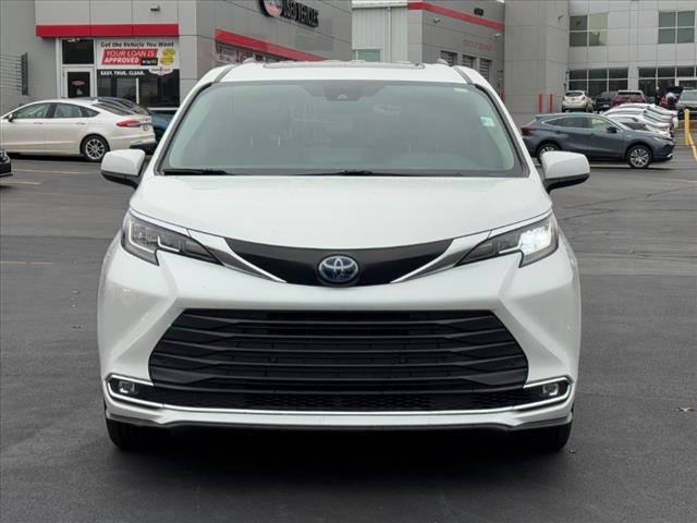 used 2023 Toyota Sienna car, priced at $43,250