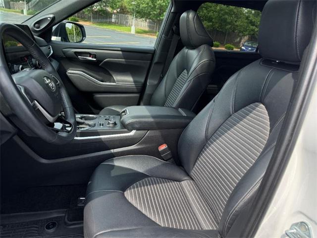 used 2023 Toyota Highlander car, priced at $41,488