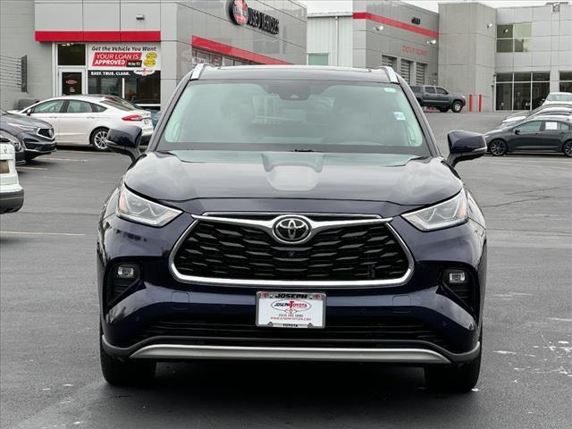 used 2022 Toyota Highlander car, priced at $40,500