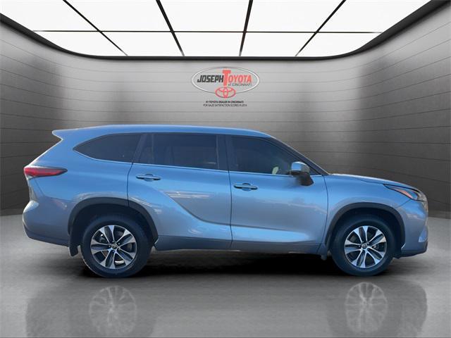 used 2023 Toyota Highlander car, priced at $35,450