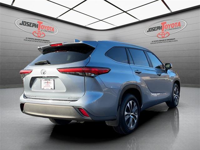 used 2023 Toyota Highlander car, priced at $35,450