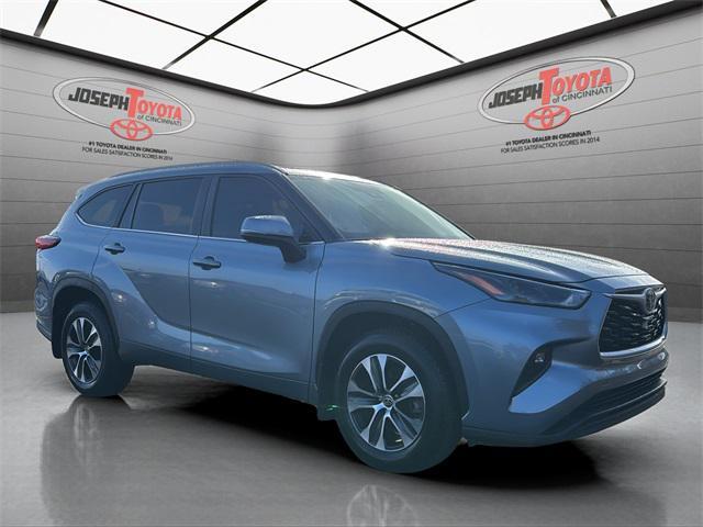used 2023 Toyota Highlander car, priced at $35,450