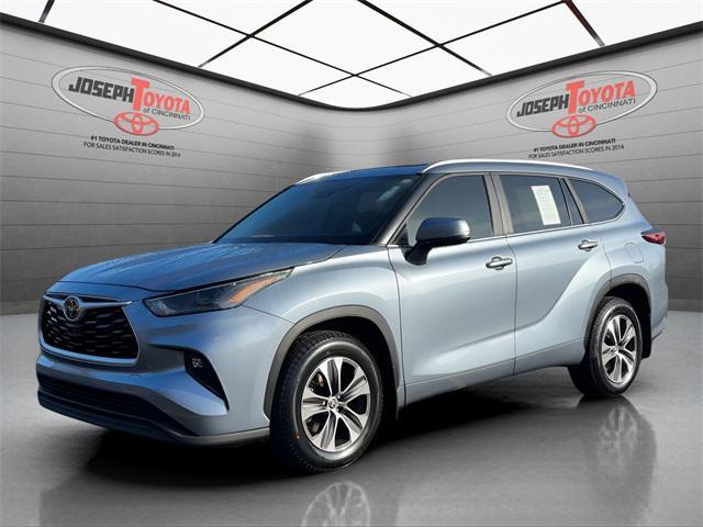 used 2023 Toyota Highlander car, priced at $35,450