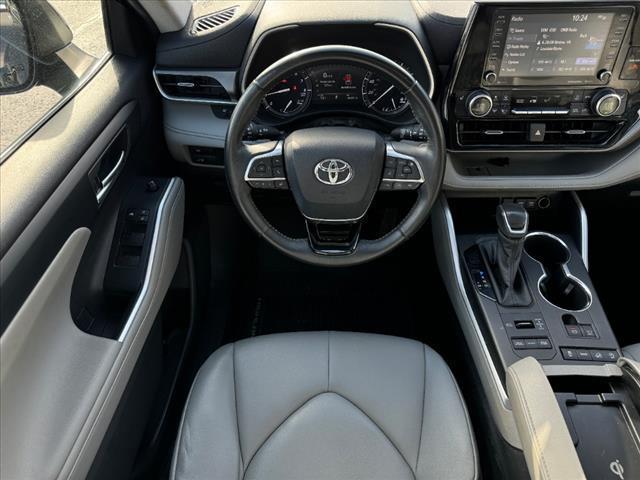 used 2020 Toyota Highlander car, priced at $31,888