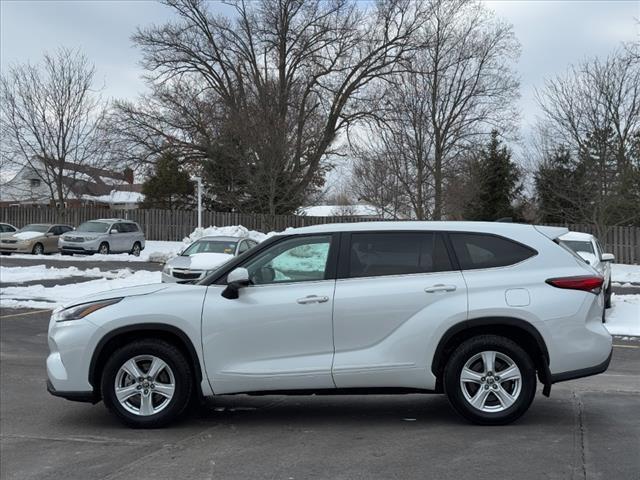 used 2023 Toyota Highlander car, priced at $31,697