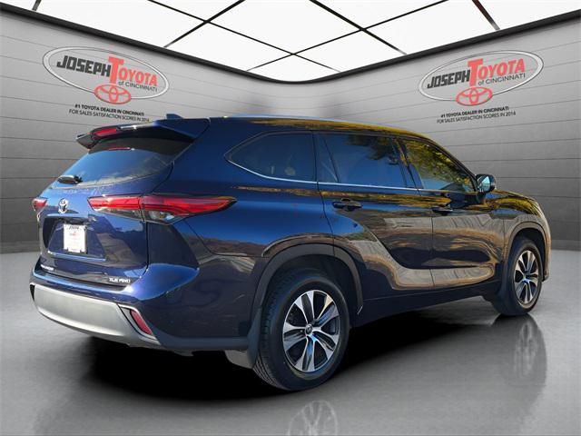 used 2022 Toyota Highlander car, priced at $31,995
