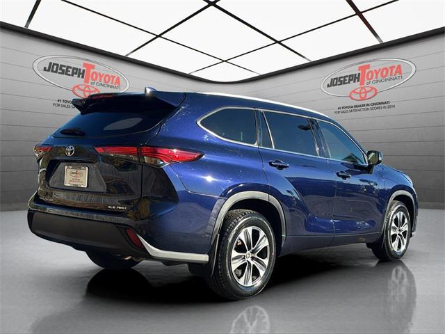 used 2022 Toyota Highlander car, priced at $31,995
