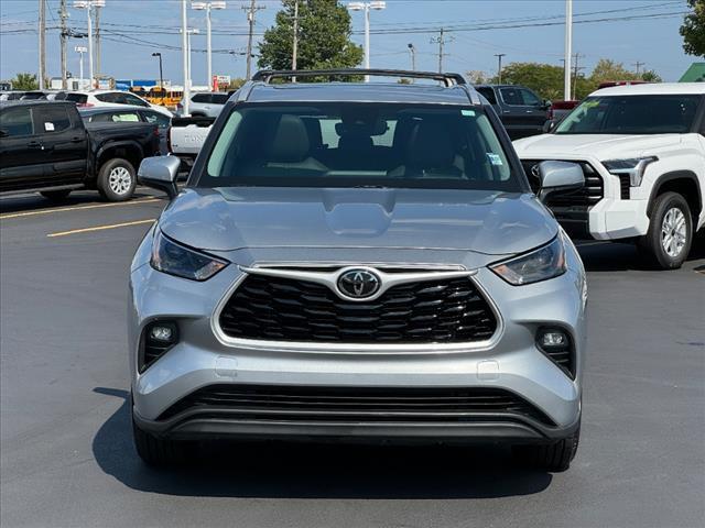 used 2022 Toyota Highlander car, priced at $32,664