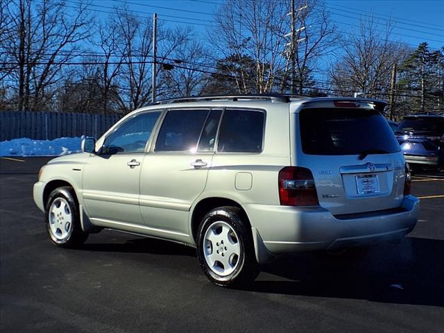 used 2004 Toyota Highlander car, priced at $7,277