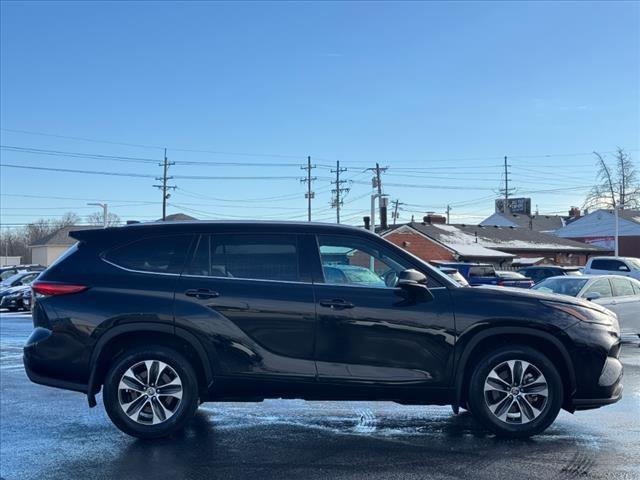 used 2022 Toyota Highlander car, priced at $37,777