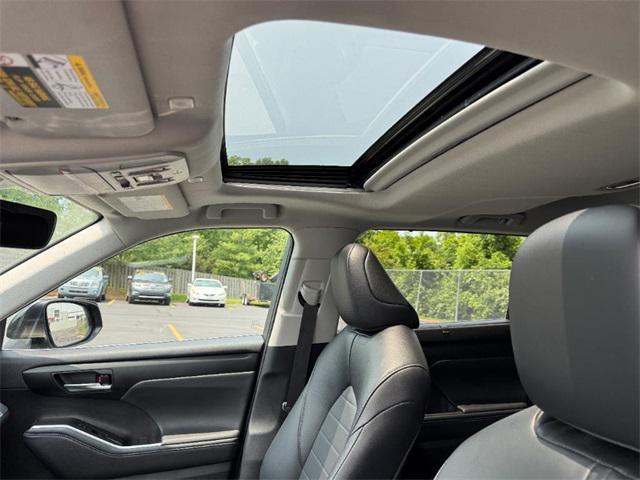 used 2023 Toyota Highlander car, priced at $42,999