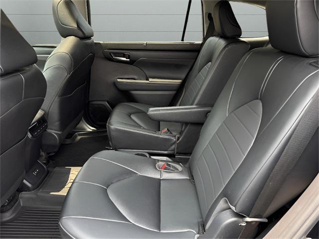 used 2023 Toyota Highlander car, priced at $39,450