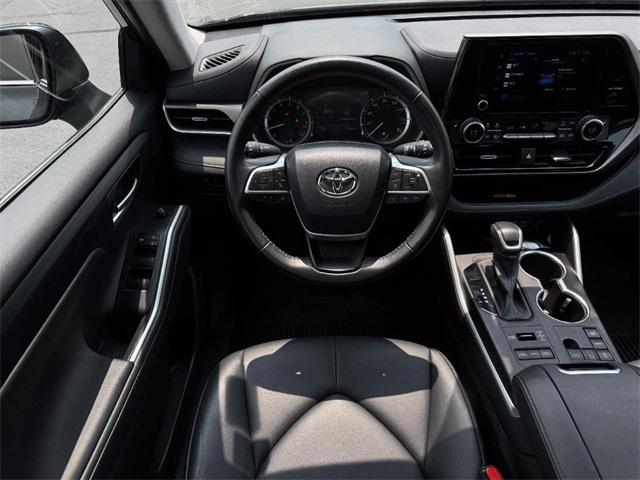 used 2023 Toyota Highlander car, priced at $42,999