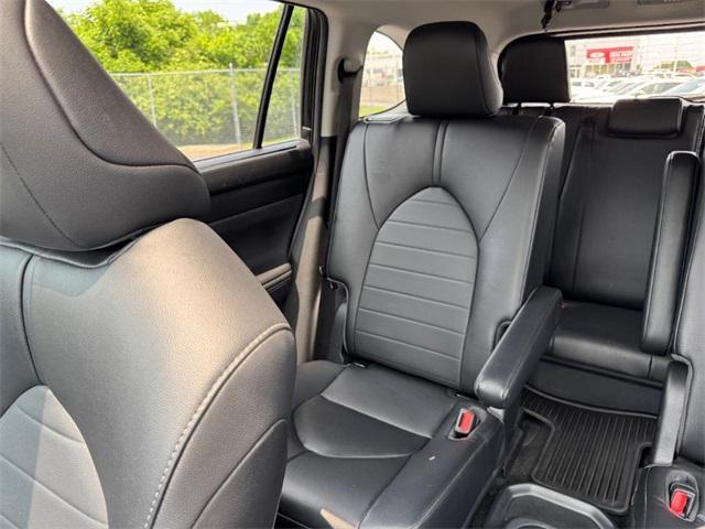 used 2023 Toyota Highlander car, priced at $42,999