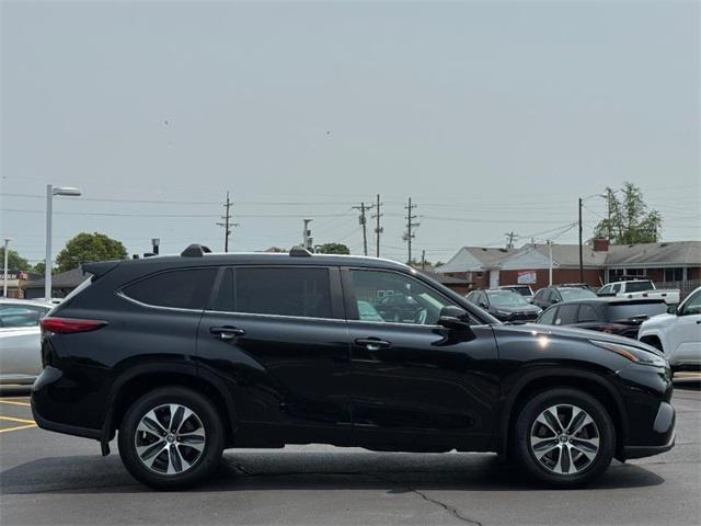 used 2023 Toyota Highlander car, priced at $42,999