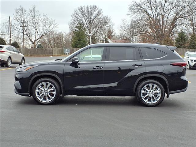 used 2024 Toyota Highlander car, priced at $47,333