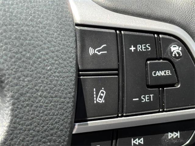 used 2022 Toyota Highlander car, priced at $38,985