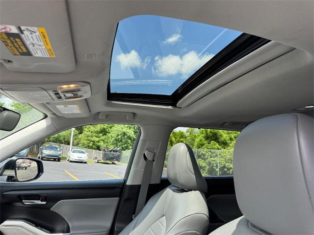 used 2022 Toyota Highlander car, priced at $38,985