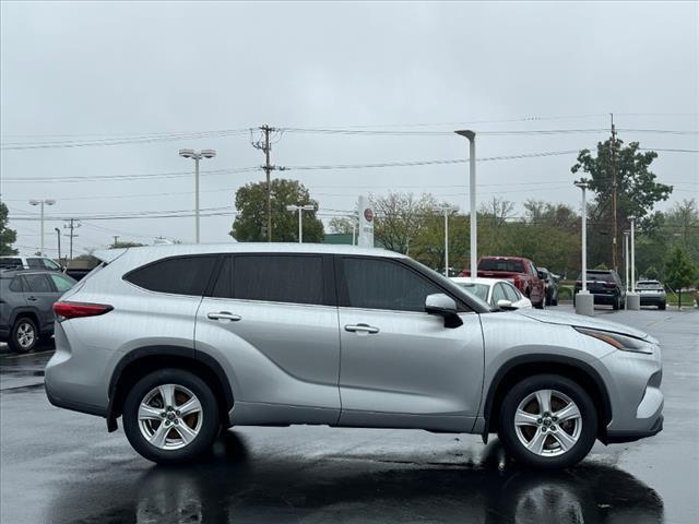 used 2021 Toyota Highlander car, priced at $31,995