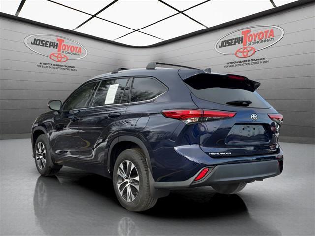 used 2022 Toyota Highlander car, priced at $35,450