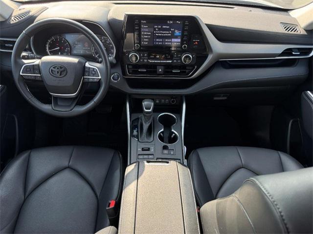 used 2022 Toyota Highlander car, priced at $38,998