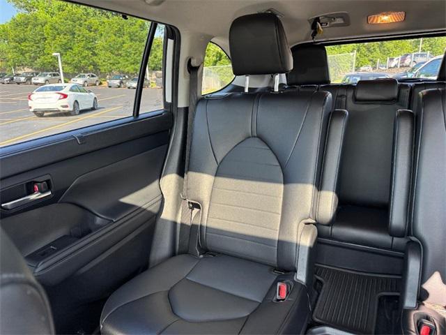 used 2022 Toyota Highlander car, priced at $38,998