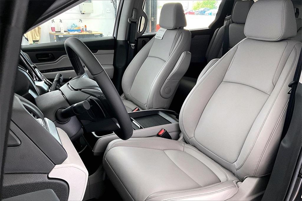 new 2024 Honda Odyssey car, priced at $42,705