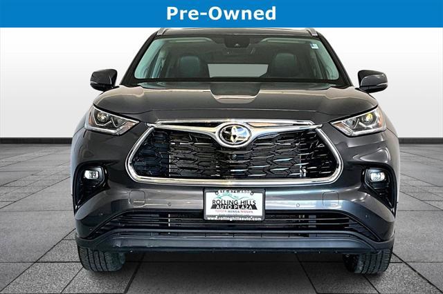 used 2021 Toyota Highlander car, priced at $38,981