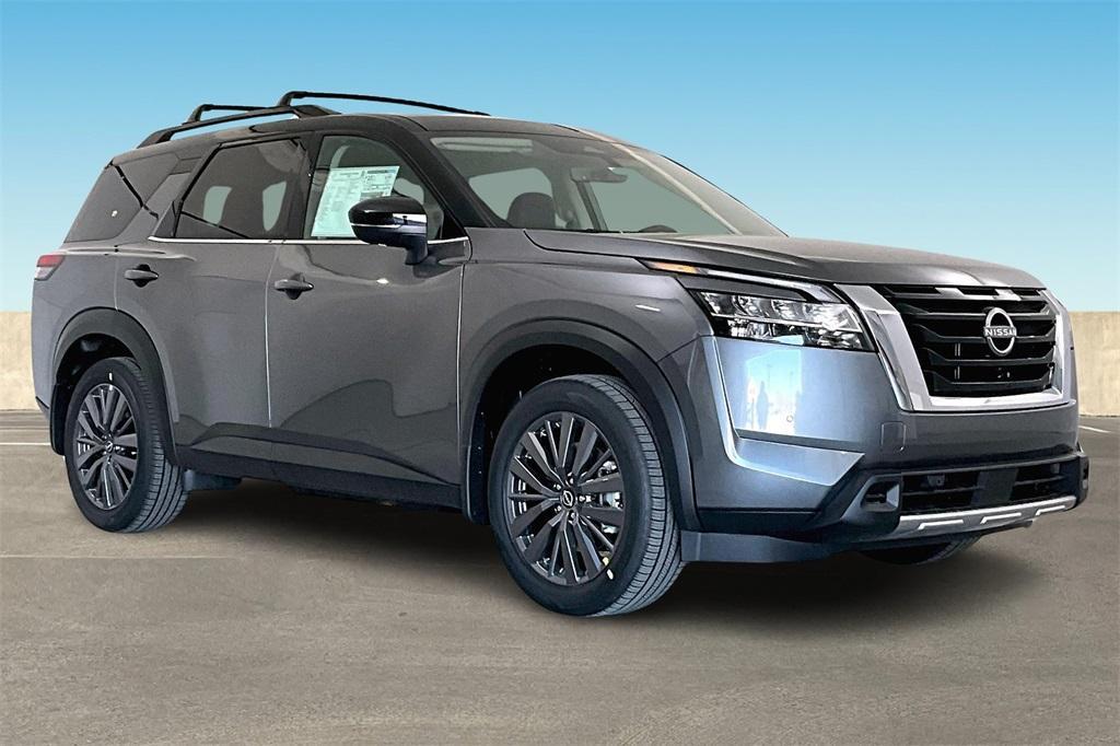 new 2024 Nissan Pathfinder car, priced at $46,033