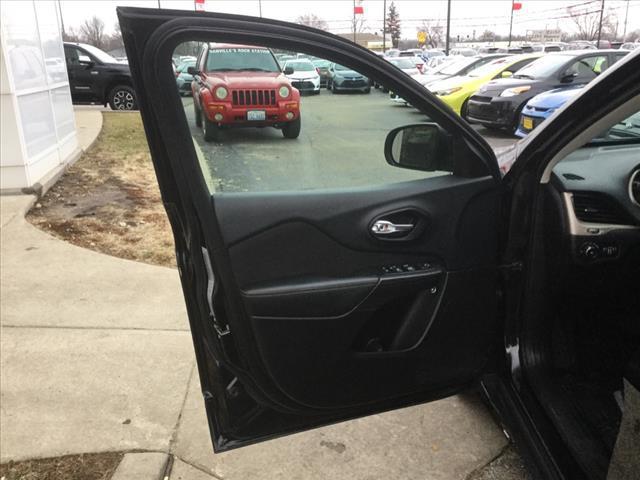 used 2015 Jeep Cherokee car, priced at $7,995