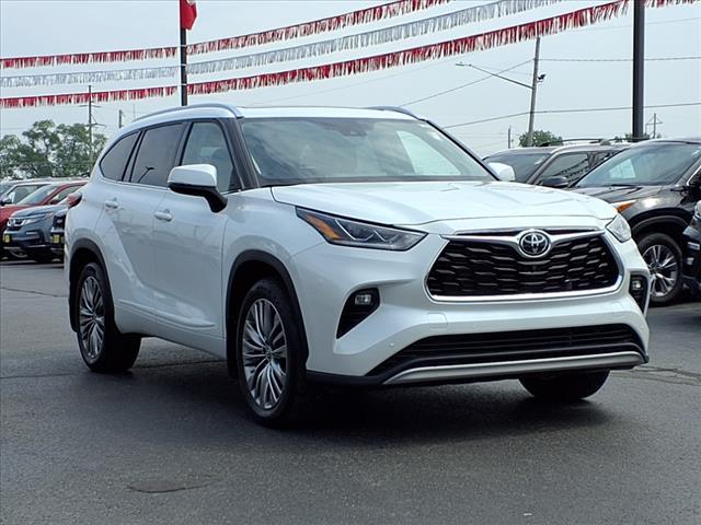 used 2022 Toyota Highlander car, priced at $43,995