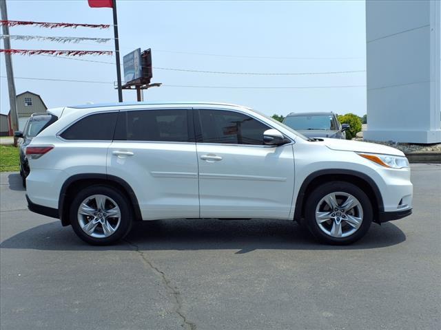used 2016 Toyota Highlander car, priced at $26,995