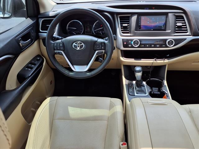 used 2016 Toyota Highlander car, priced at $26,995