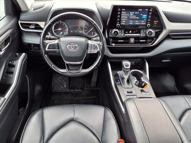 used 2022 Toyota Highlander car, priced at $33,995