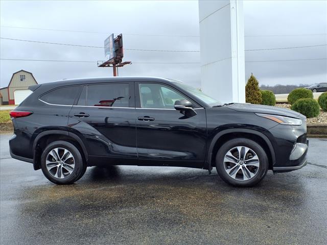 used 2022 Toyota Highlander car, priced at $33,995