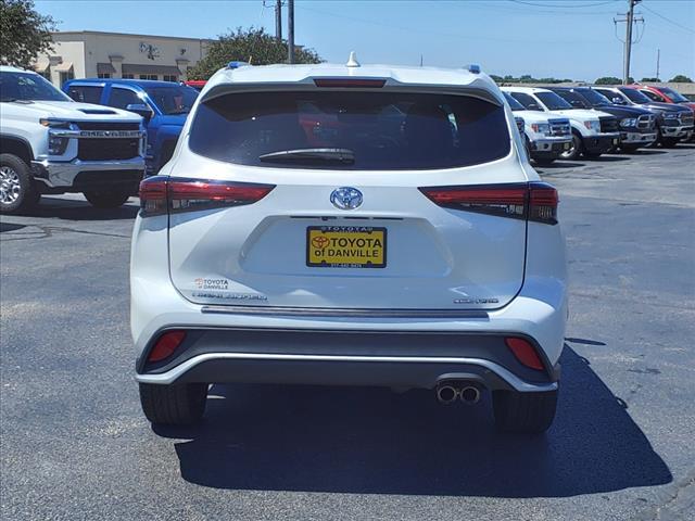 used 2021 Toyota Highlander car, priced at $34,995