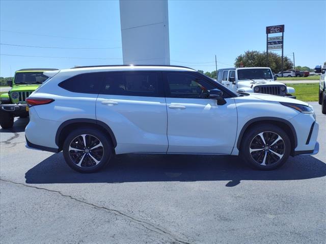 used 2021 Toyota Highlander car, priced at $34,995