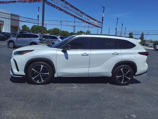 used 2021 Toyota Highlander car, priced at $34,995