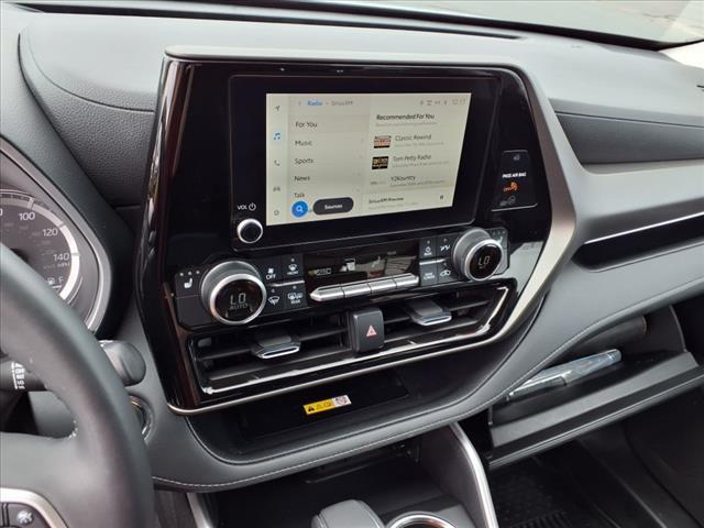 used 2023 Toyota Highlander car, priced at $41,995