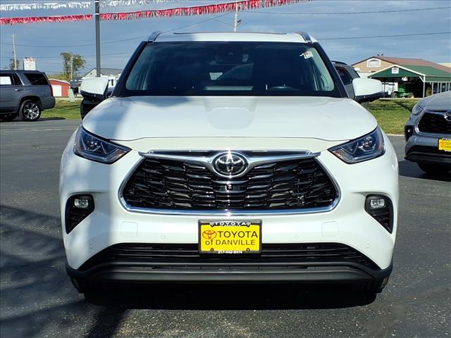 used 2023 Toyota Highlander car, priced at $43,995
