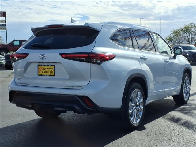 used 2023 Toyota Highlander car, priced at $43,995