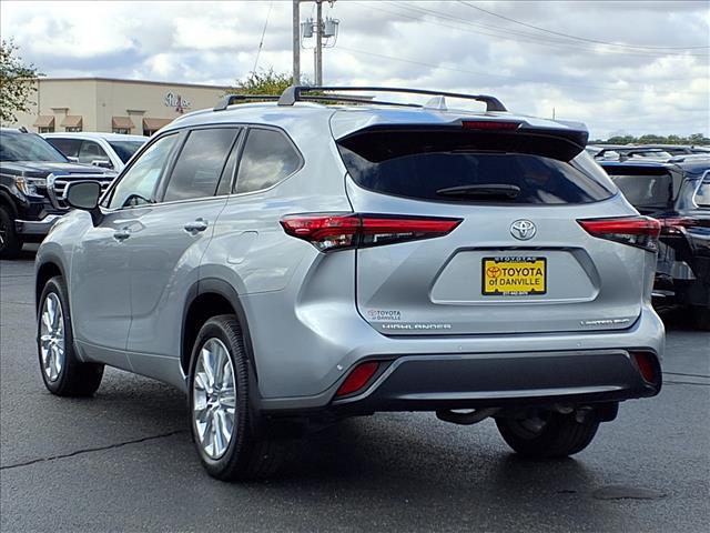 used 2021 Toyota Highlander car, priced at $36,995