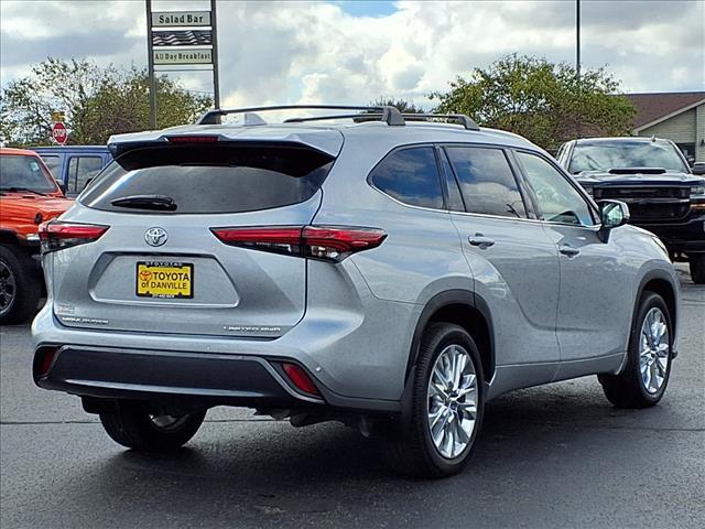 used 2021 Toyota Highlander car, priced at $36,995