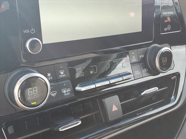 used 2023 Toyota Highlander car, priced at $33,995