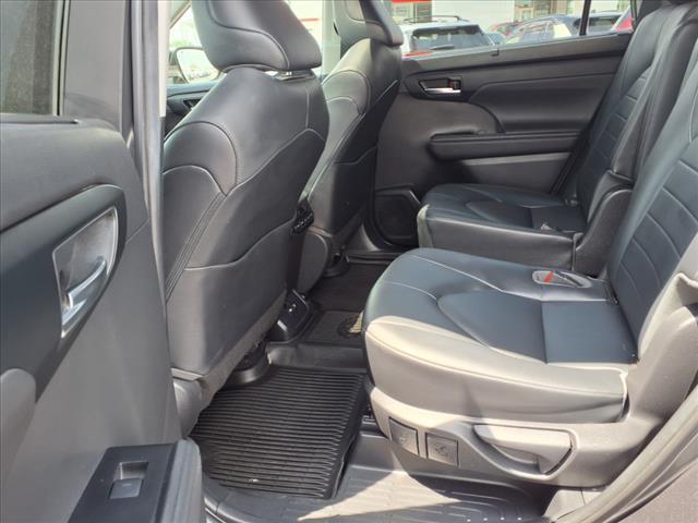 used 2020 Toyota Highlander car, priced at $19,995