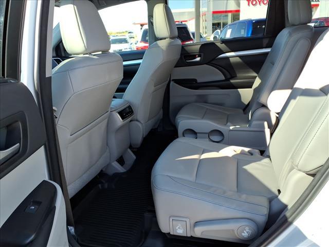 used 2018 Toyota Highlander car, priced at $21,995