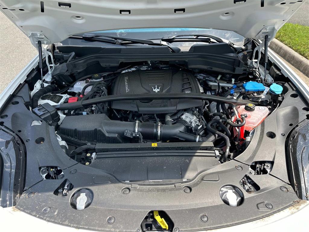 new 2025 Maserati Grecale car, priced at $78,445