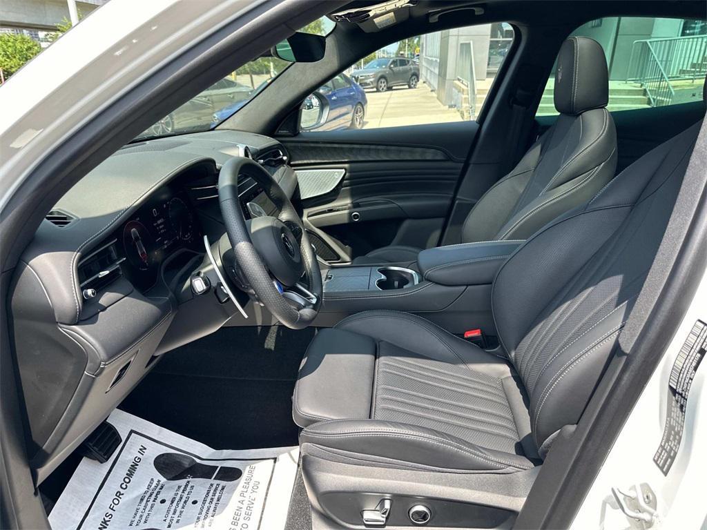 new 2025 Maserati Grecale car, priced at $78,445