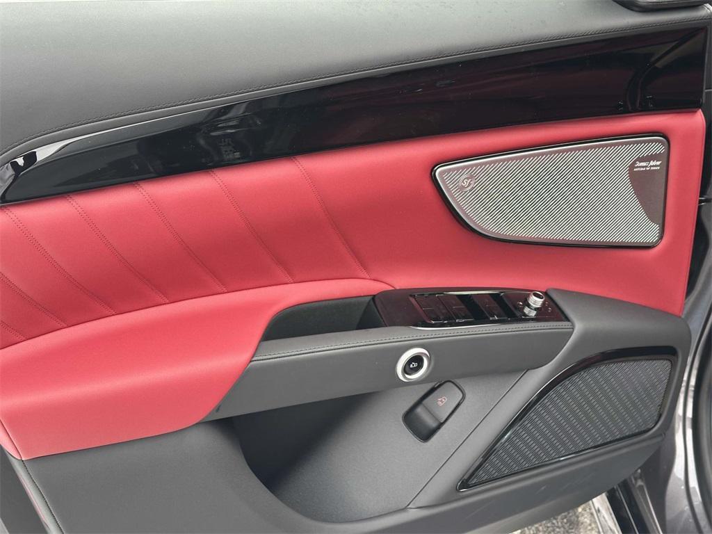 new 2025 Maserati Grecale Folgore car, priced at $99,745