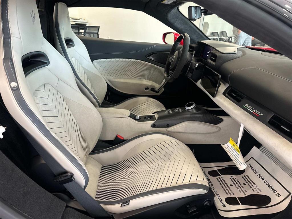 new 2024 Maserati MC20 car, priced at $323,695